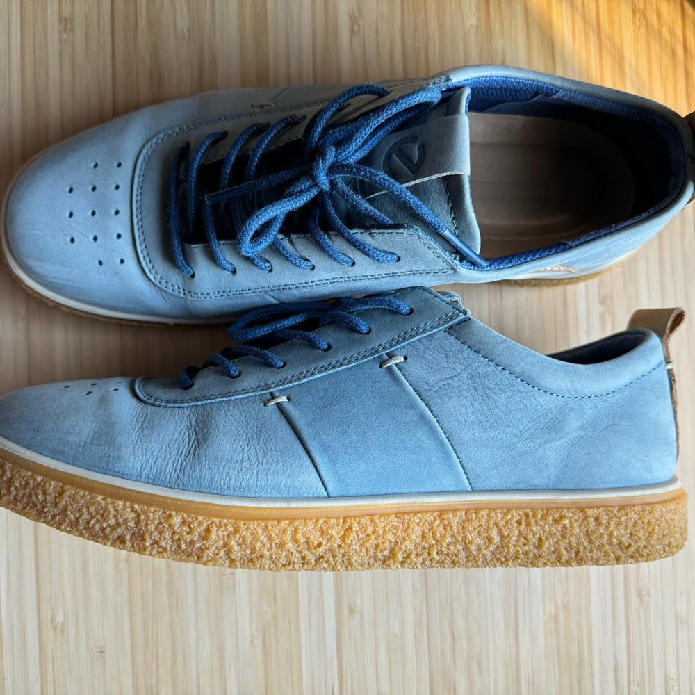 ECCO Crepetray Sneaker in Retro Blue Leather / size 8